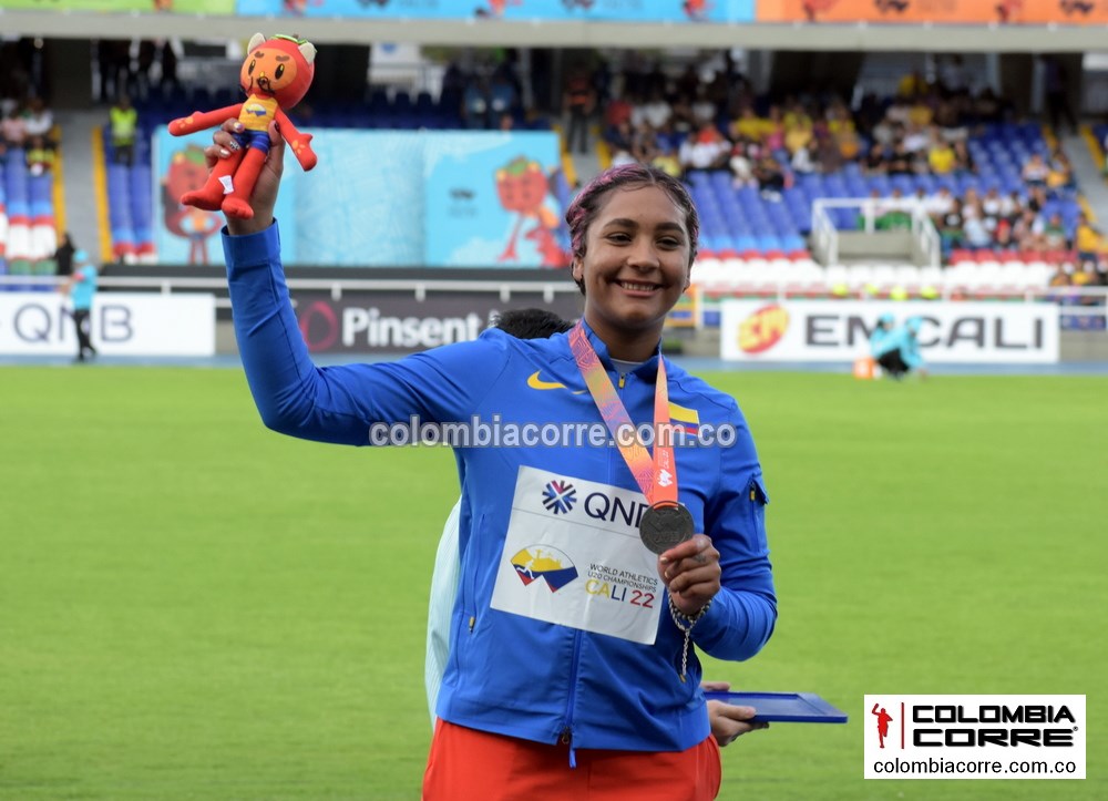 Valentina Barrios medalla de plata en el mundial de cali 2022