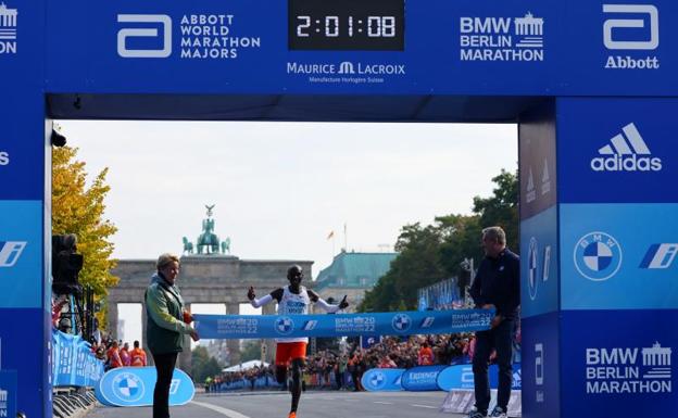 Eliud Kipchoge maraton de berlin 2022 record mundial