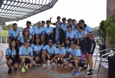 Fundación que promueve la esperanza y motivación para quienes luchan contra el cancér listos para la maratón de Medellin