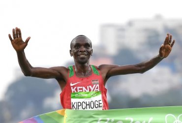 Eliud Kipchoge repite el título de la maratón olímpica en Tokio